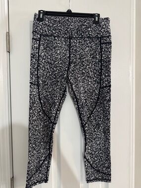 ZYIA' Black & White Marled Active Leggings